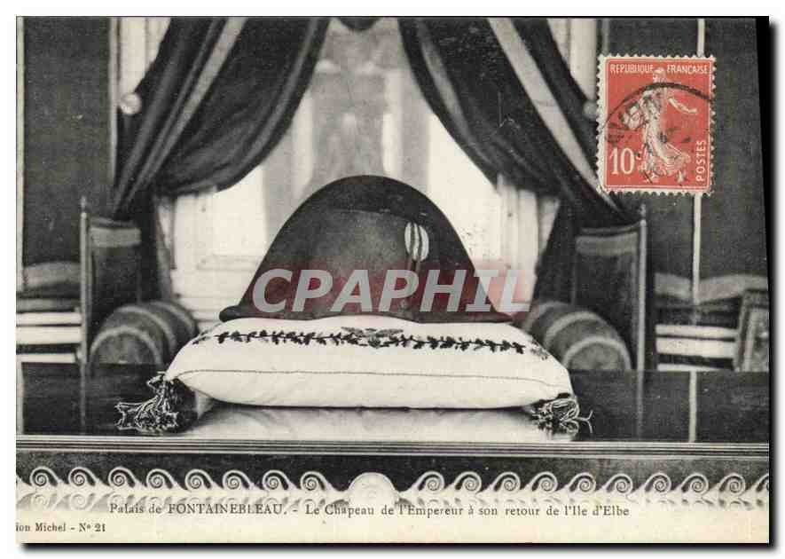 CPA Palais de Fontainebleau Le Chapeau de l'Empereur a son retour de L'Ile d'Elbe 