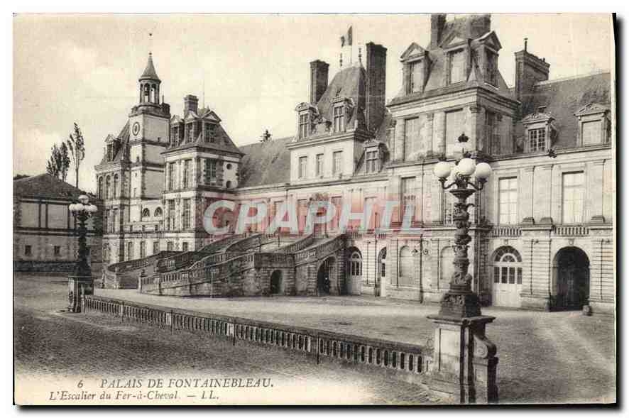 CPA Palais de Fontainebleau L'Escalier du Fer a Cheval 