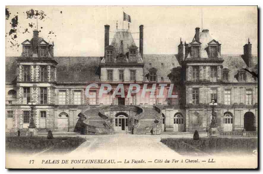 CPA Palais de Fontainebleau La Facade Cote du Fer a Cheval 