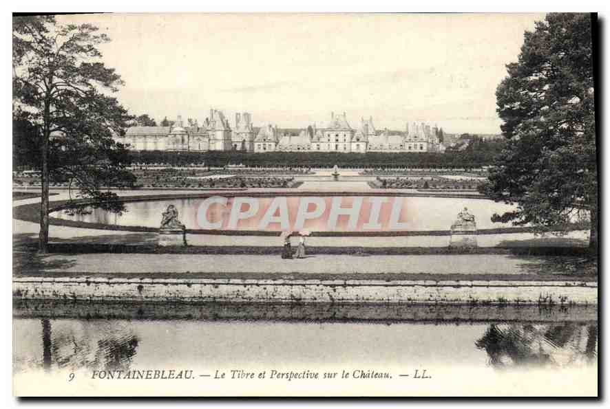 CPA Fontainebleau Le Tibre et Perspective sur le Chateau 