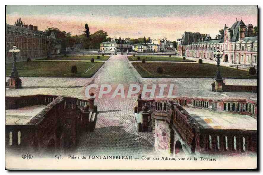 CPA Palais de Fontainebleau Cour des Adieux vue de la Terrasse