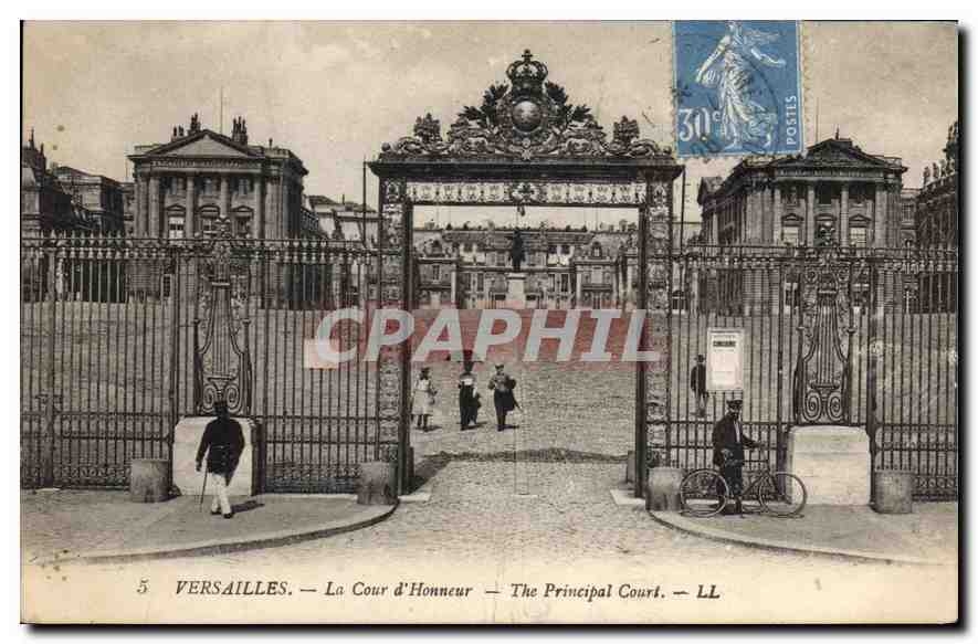 CPA Versailles La Cour d'Honneur