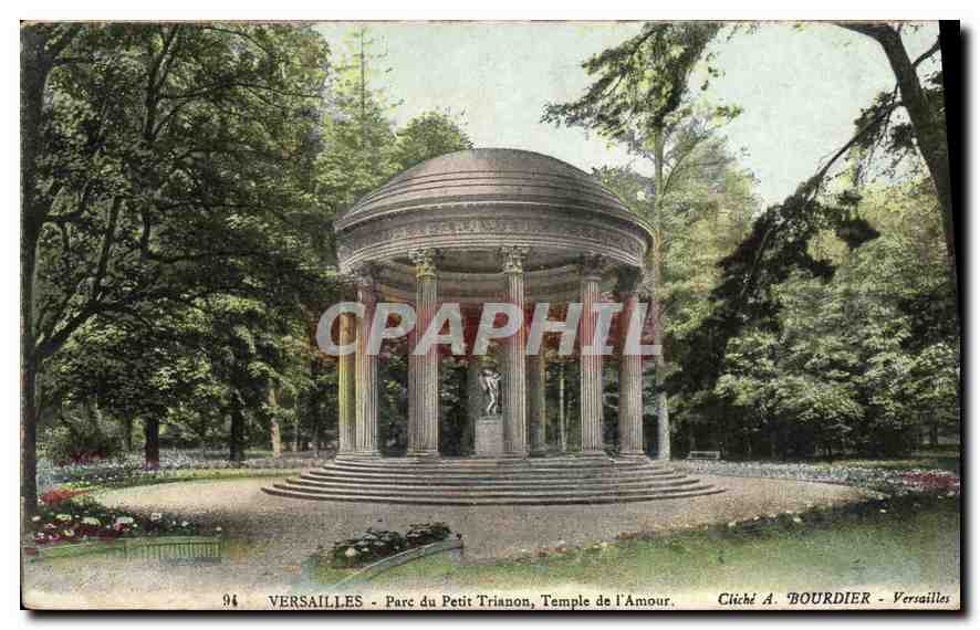 CPA Versailles Parc du Petit Trianon Temple de l'Amour 