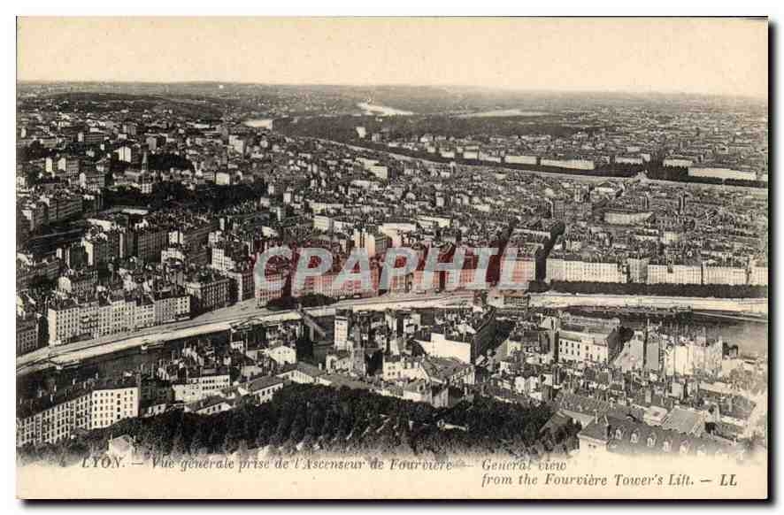 CPA Lyon Vue generale prise de l'Ascenseur de Fourviere 