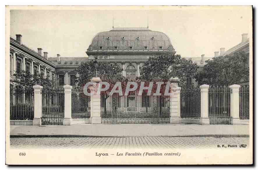 CPA Lyon Les Facultes Pavillon Central 
