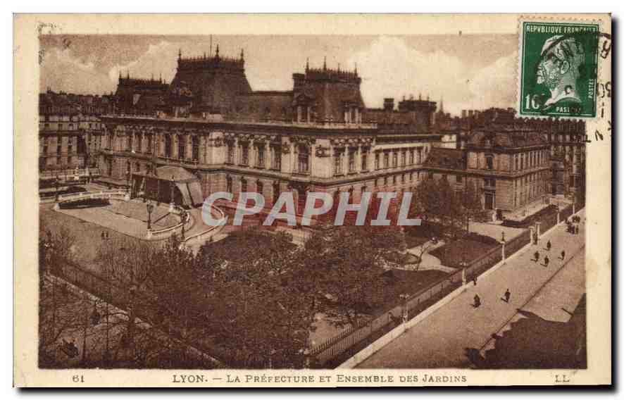 CPA Lyon La Prefecture et ensemble des Jardins 