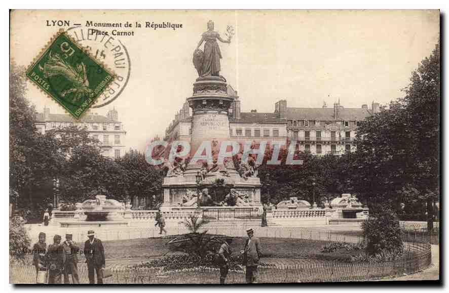 CPA Lyon Monument de la Republique Place Carnot