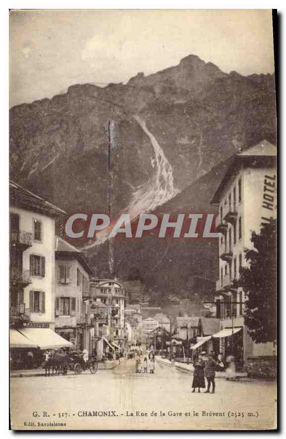 CPA Chamonix La Rue de la Gare et le Brevent