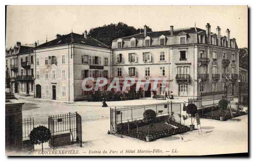 CPA Contrexeville Entree du Parc et Hotel Martin Felix