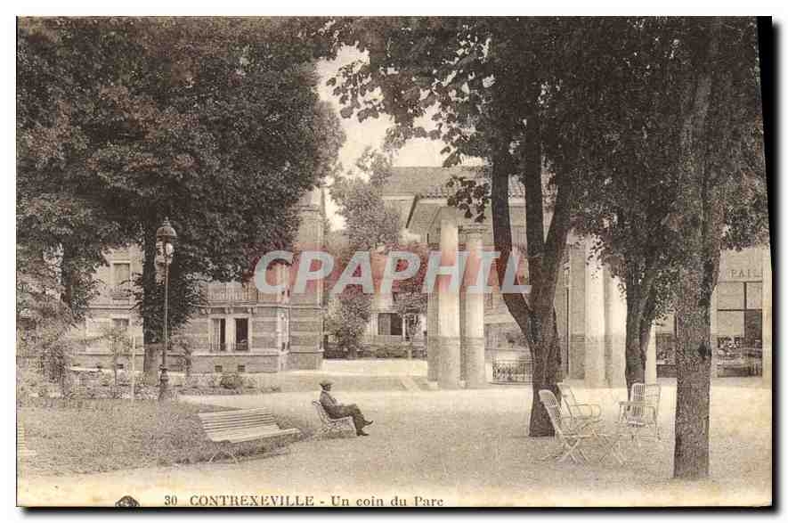 CPA Contrexeville Un Coin du Parc