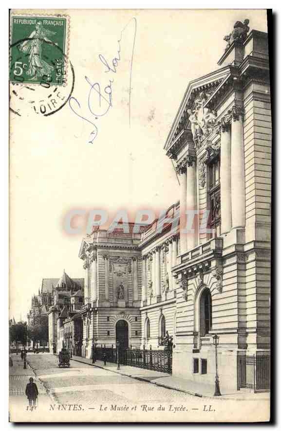 CPA Nantes La Musee et Rue du Lycee