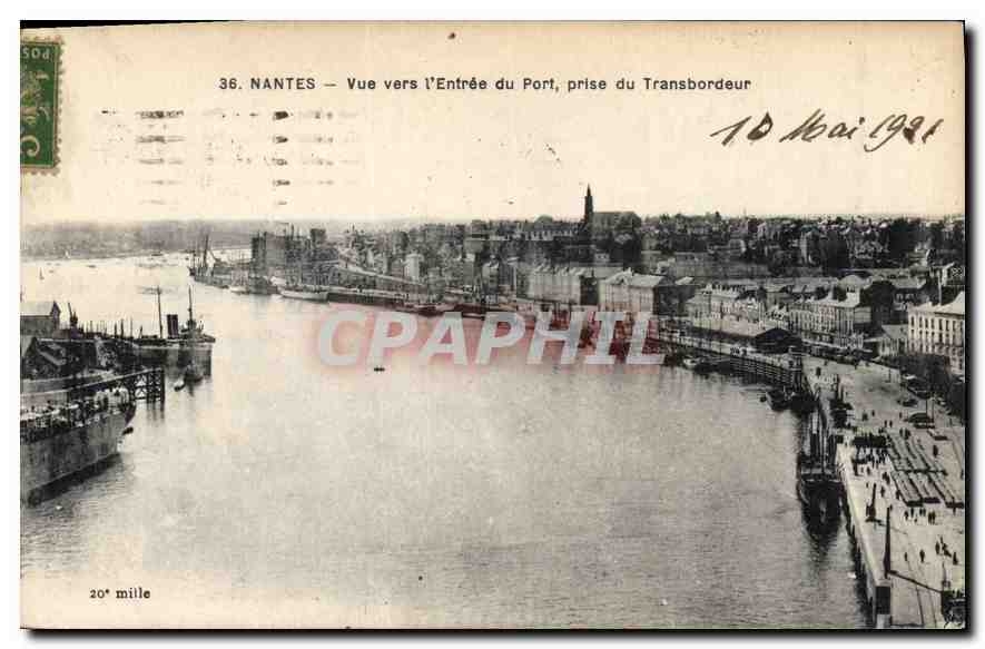 CPA Nantes Vue vers l'Entree du Port prise du Transbordeur