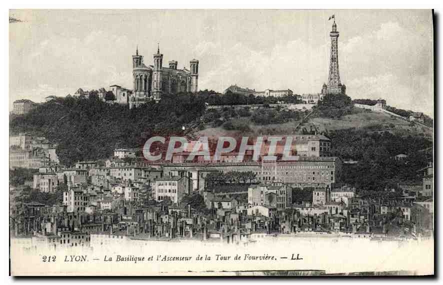 CPA Lyon La Basilique et l'Ascenseur de la Tour de Fourviere