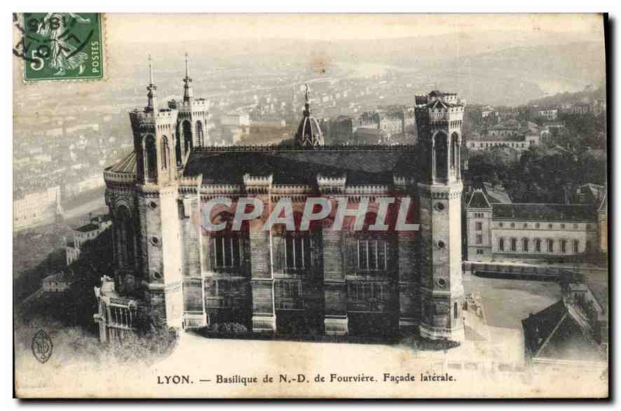 CPA Lyon Basilique de N D de Fourviere Facade laterale