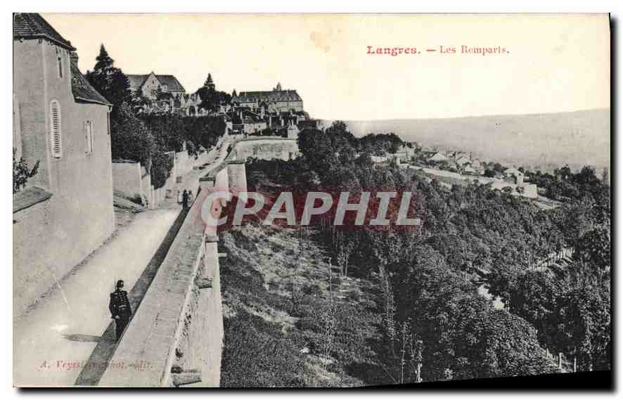 CPA Langres Les Remparts