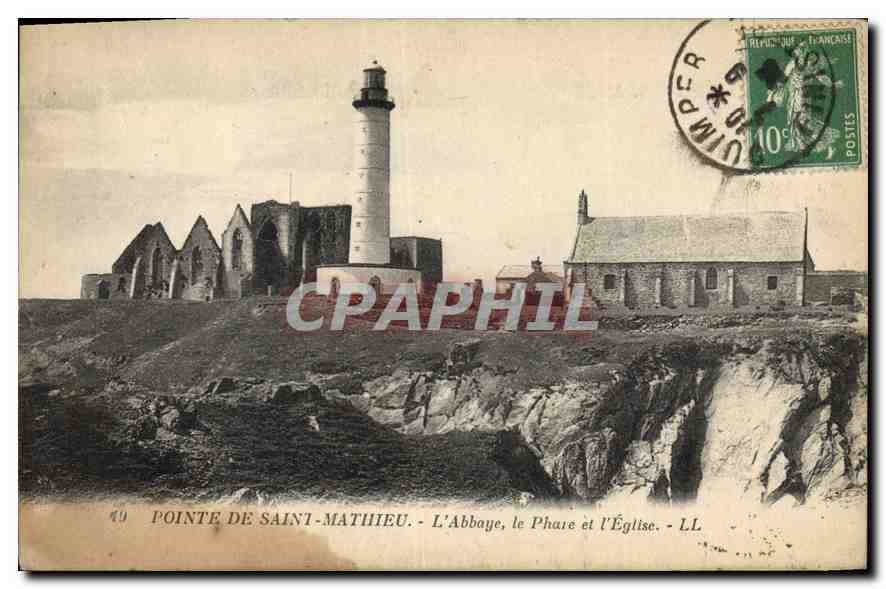 CPA Pointe de Saint Mathieu L'Abbaye Le Phare et l'Eglise