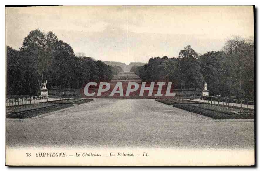 CPA Compiegne Le Chateau La Pelouse
