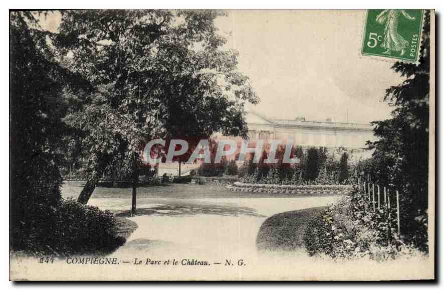 CPA Compiegne Le Parc et le Chateau