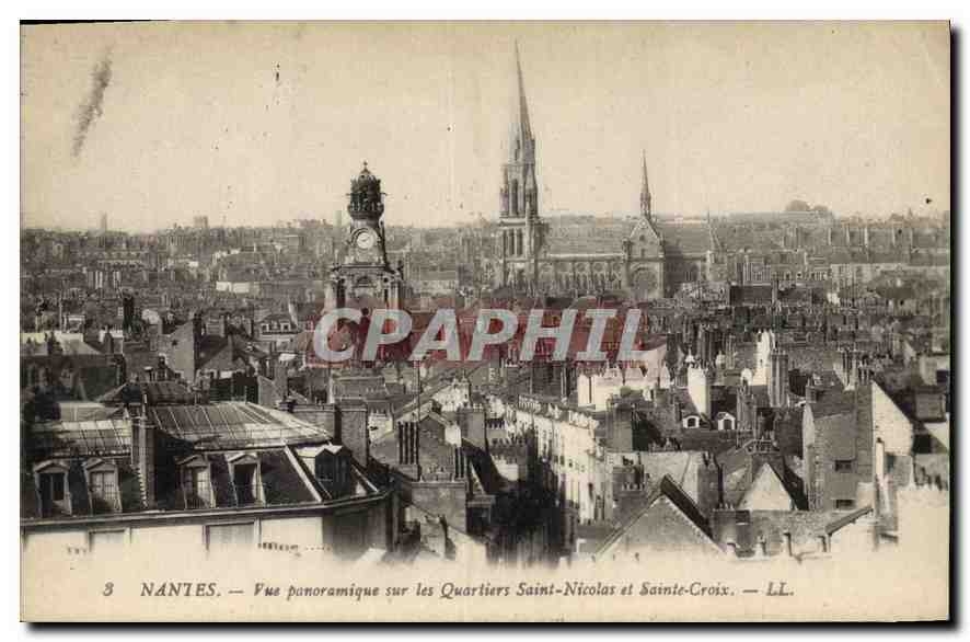 CPA Nantes Vue panoramique sur les Quartiers Saint Nicolas et Sainte Croix