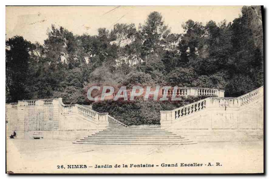 CPA Nimes Jardin de la Fontaine Grand Escalier