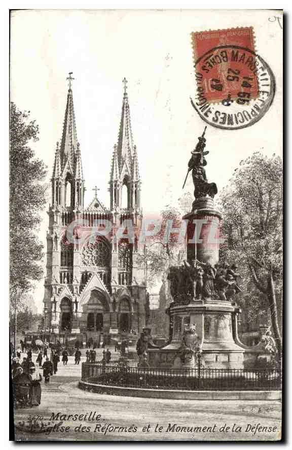 CPA Marseille Eglise des Reformes et le Monument de la Defense