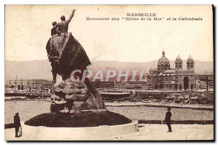 CPA Marseille Monument aux Heros de la Maer et la Cathedrale 