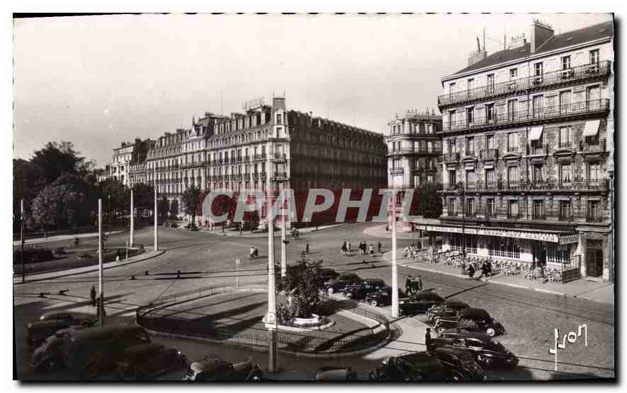 CPM Dijon Cote d'Or Place Darcy et l'Hotel de la Cloche Automobile