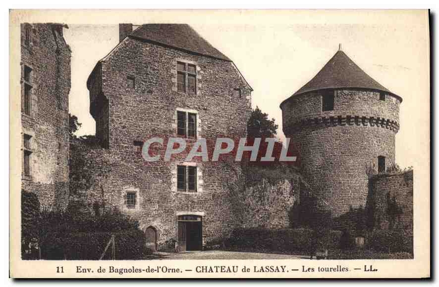 CPA Env de Bagnoles de l'Orne Chateau de Lassay Les tourelles
