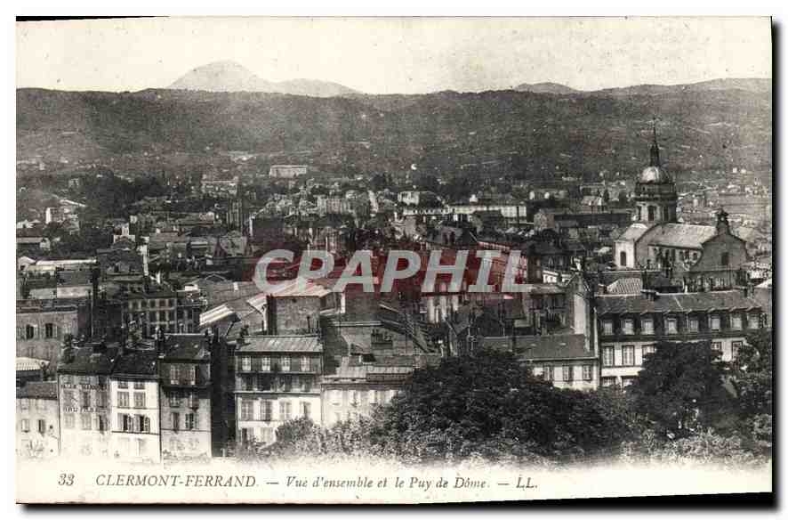 CPA Clermont Ferrand Vue d'ensemble et le Puy de Dome