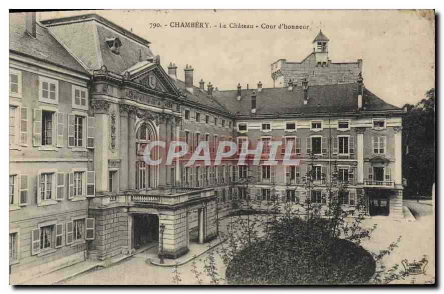 CPA Chambery Le Chateau cour d'honneur