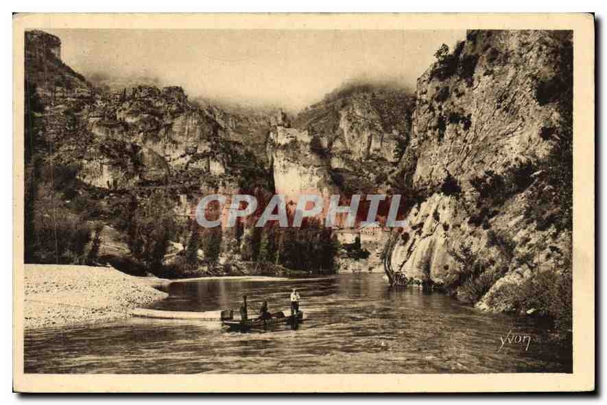 CPA Gorges du Tarn Castelbouc Lozere Le Tarn au pied du Village et du Vieux Chateau