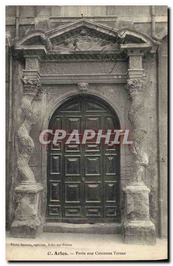 CPA Arles Porte aux Colonnes Torses 