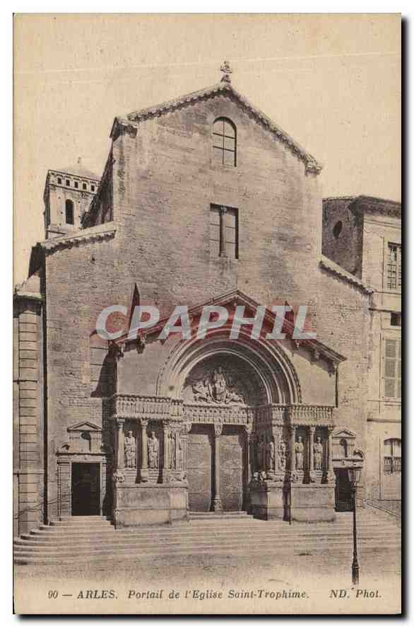 CPA Arles Portail de l'Eglise Saint Trophime