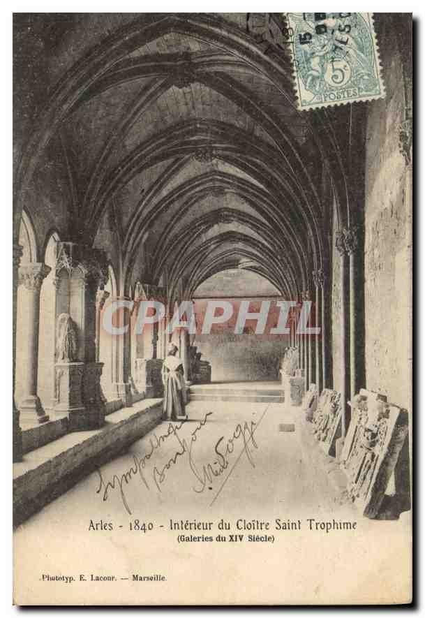 CPA Arles Interieur du Cloitre Saint Trophime