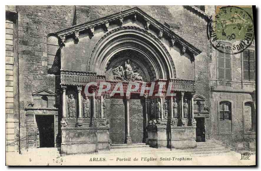 CPA Arles Portail de l'Eglise Saint Trophime