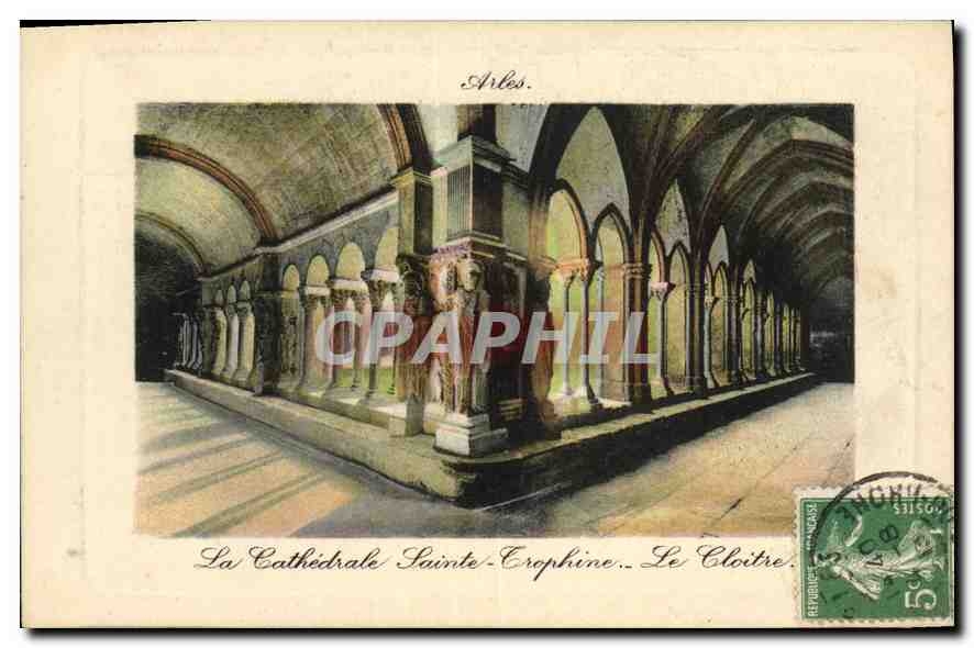 CPA Arles La Cathedrale Sainte Trophine Le Cloitre 