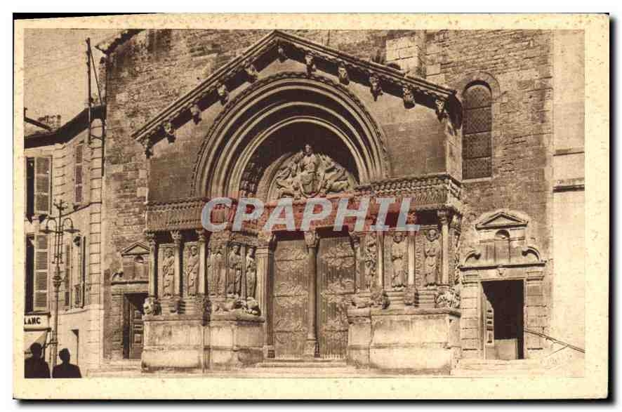 CPA Arles sur Rhone Facade de la cathedrale St Trophime le plus beau morceau d'architecture romane d