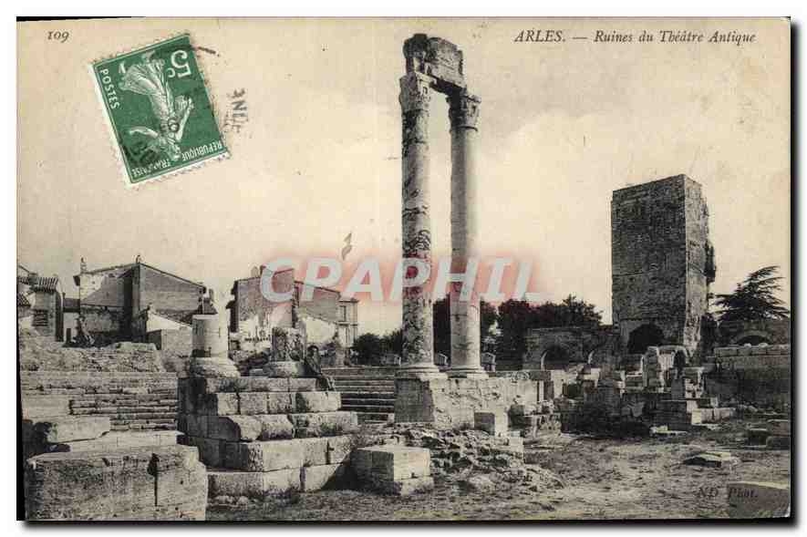 CPA Arles Ruines du Theatre Antique 