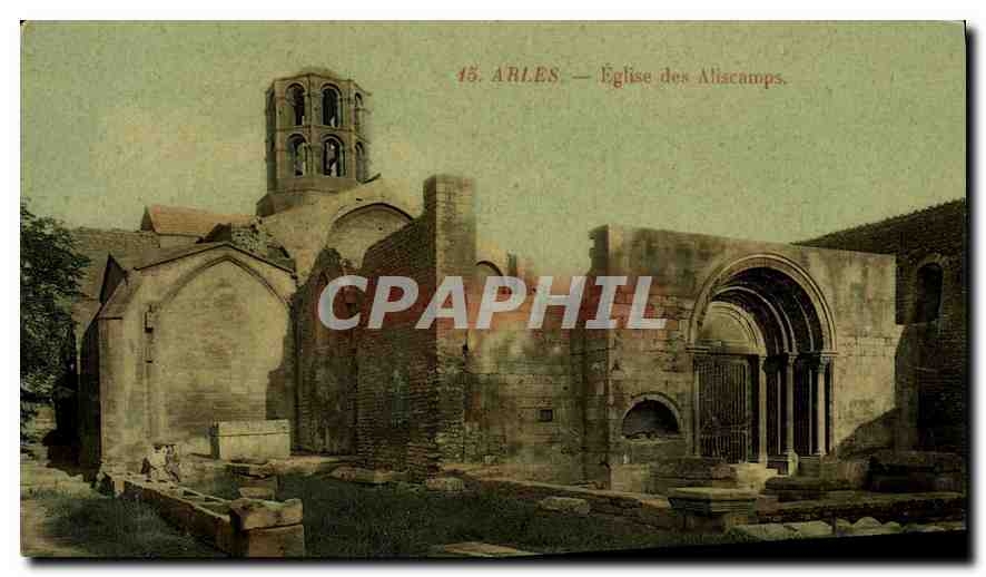 CPA Arles Eglise des Aliscamps 