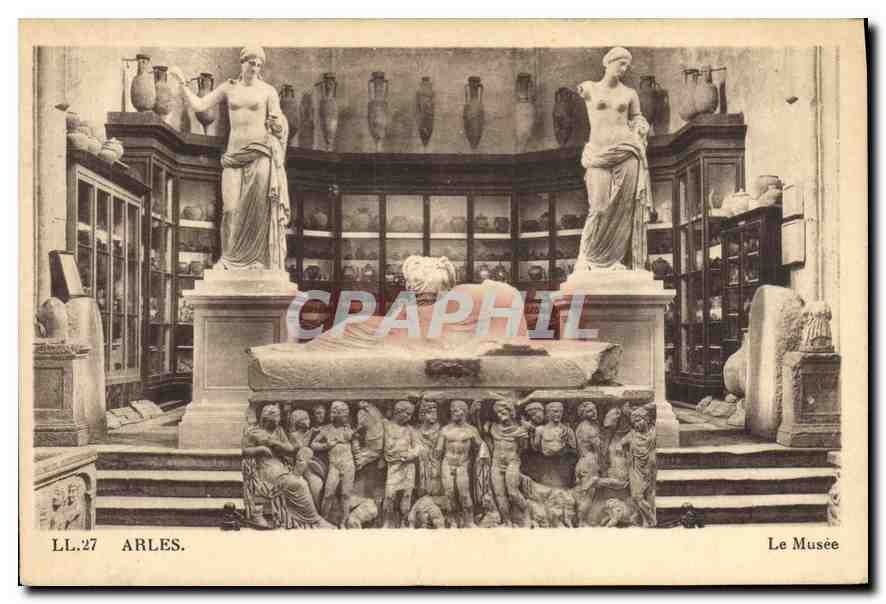 CPA Arles Le Musee 