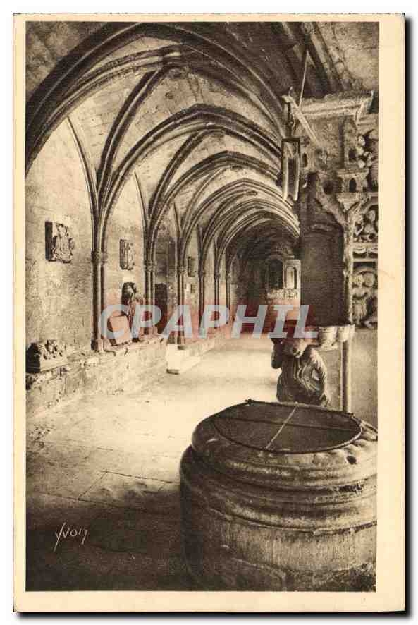 CPA Arles Bouches du Rhone Galerie du Cloitre de St Trophime 