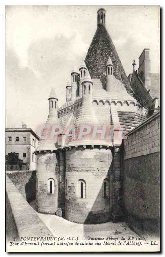 CPA Fontevrault M et L Ancienne Abbaye du XI siecle Tour d'Evrault