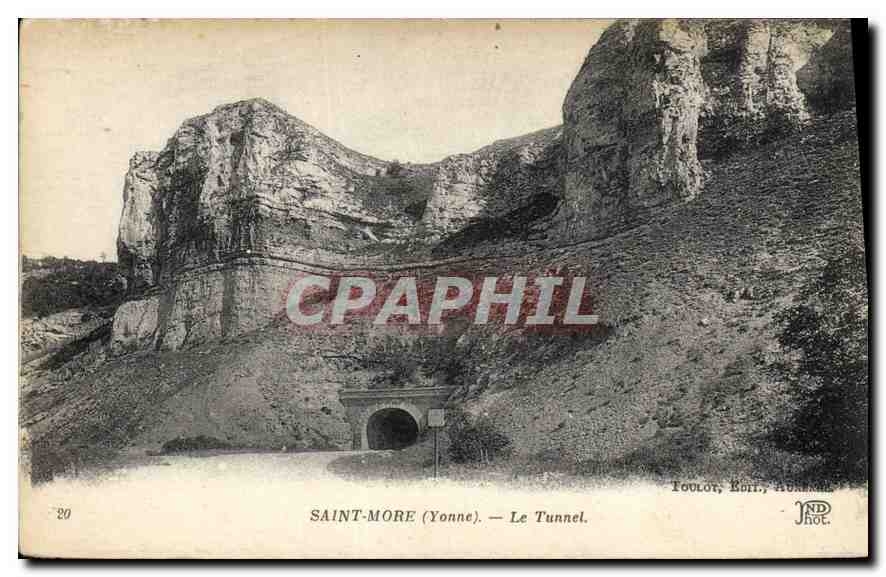 CPA Saint More Yonne Le Tunnel 