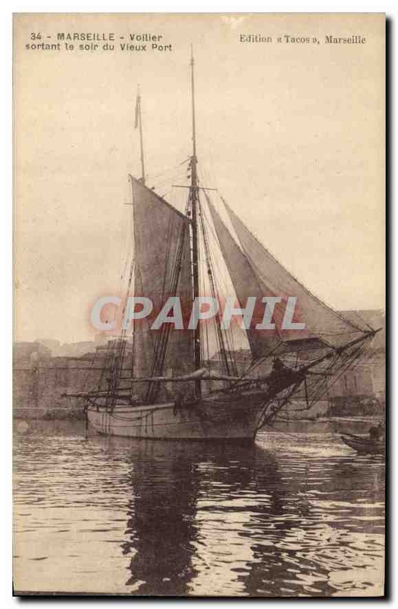 CPA Marseille Vollier sortant le soir du Vieux Port Bateau