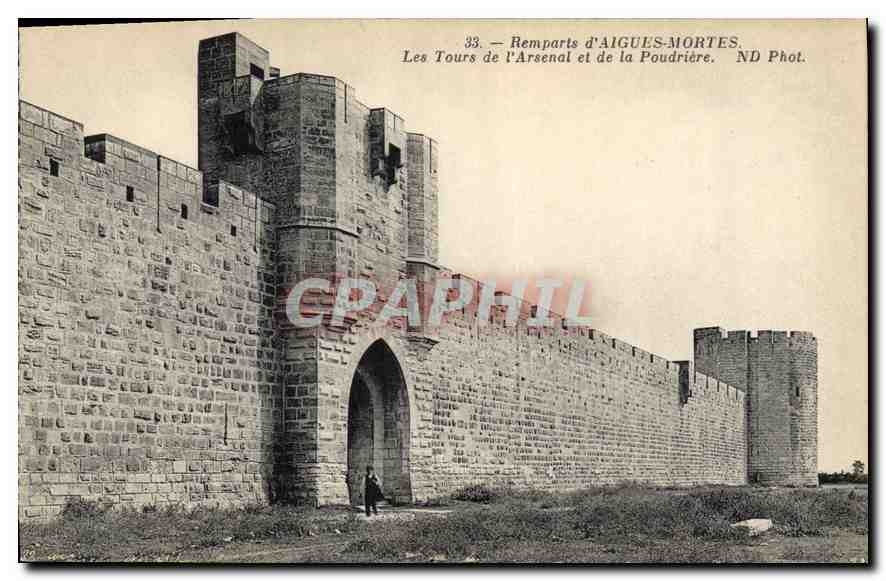 CPA Remparts d'Aigues Mortes Les Tours de l'Arsenal et de la Poudrire 