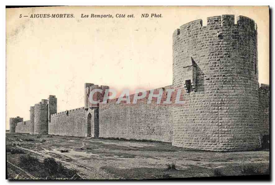 CPA Aigues Mortes Les Remparts Cote est 