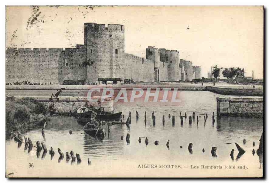 CPA Aigues Mortes Les Remparts cot sud 