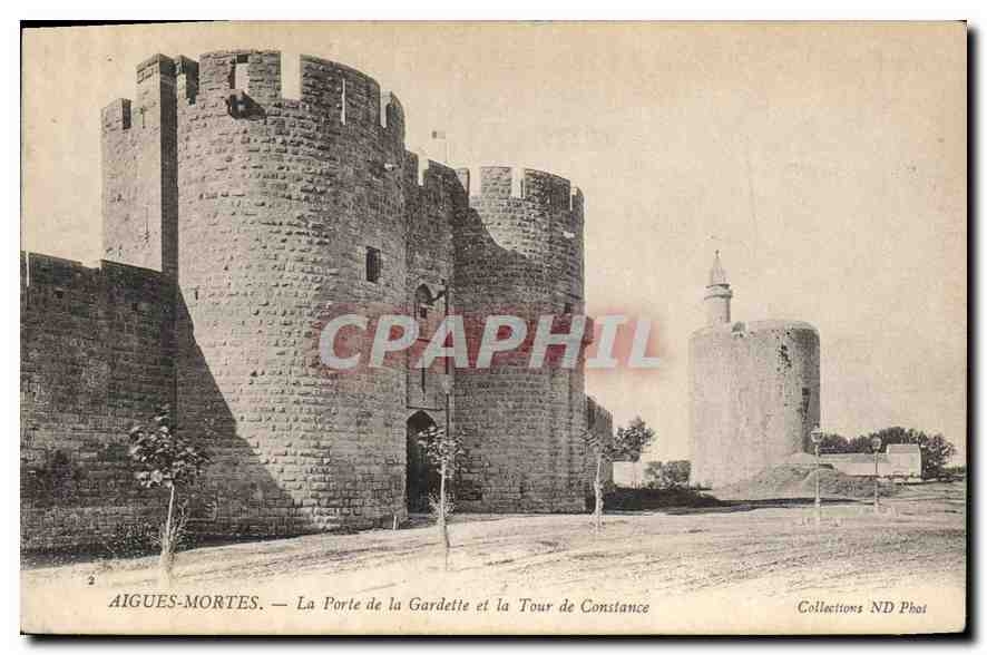 CPA Aigues Mortes La Porte de la Gardette et la Tour de Constance 