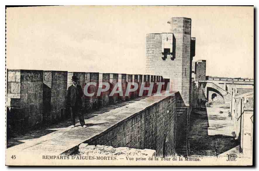 CPA Remparts d'Aigues Mortes Vue prise de la Tour de la Marine 