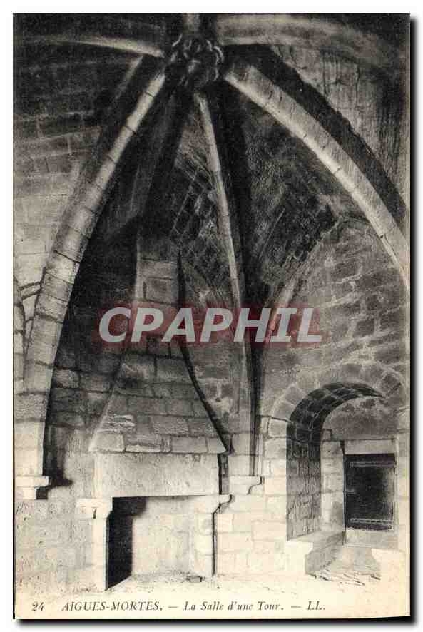 CPA Aigues Mortes La Salle d'une Tour 